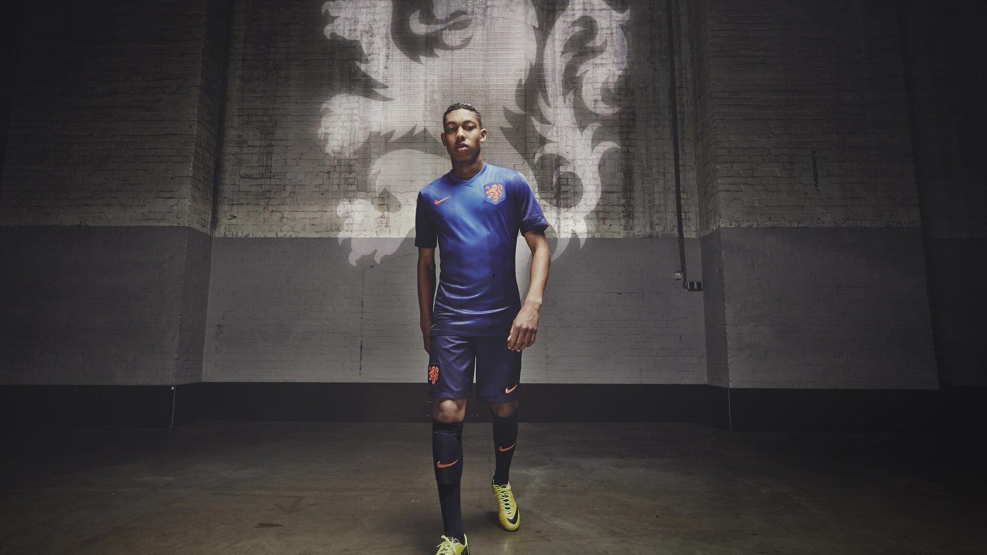 英超争冠白热化，曼城、阿森纳、利物浦三强鼎立，谁能笑到最后？